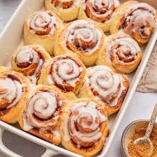 Fresh cinnamon roll with icing glaze – one of the 5 underrated bakery items